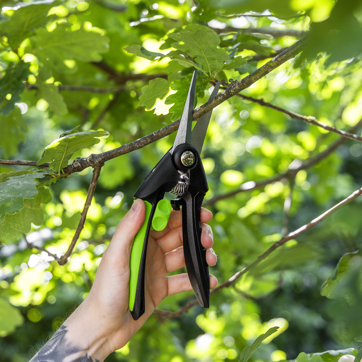 SwimLawn Pruning Snips Carbon Steel Blade Soft Grip Handle 208mm - Image 2
