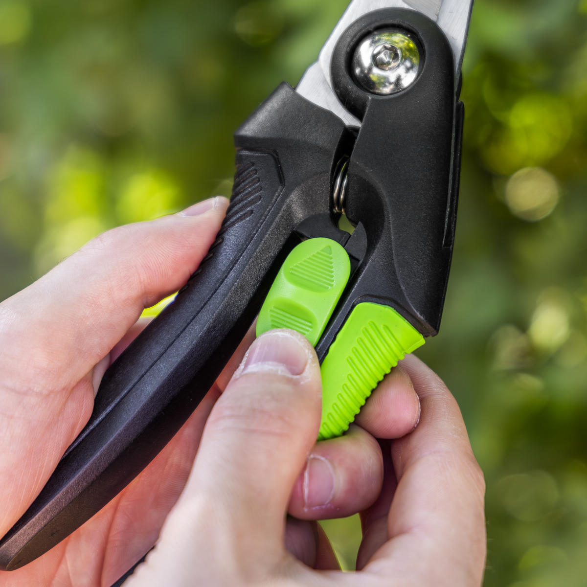 SwimLawn Pruning Snips Carbon Steel Blade Soft Grip Handle 208mm - Image 6
